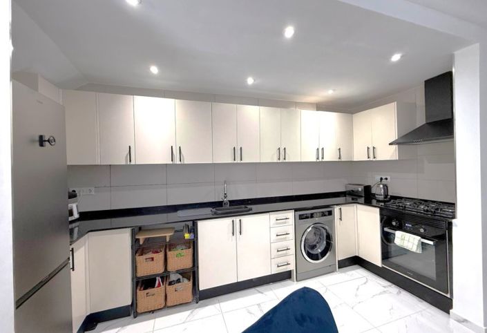 Image No.6-4 Bed Townhouse for sale