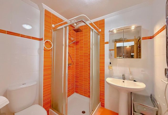 Image No.12-2 Bed Property for sale
