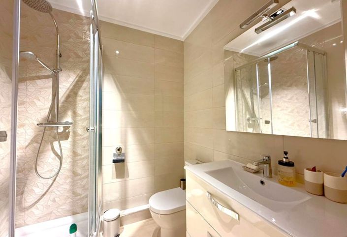 Image No.17-2 Bed Property for sale