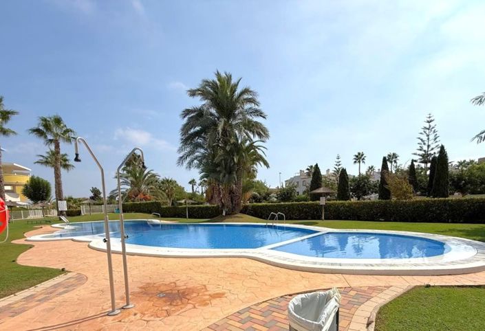 Image No.18-2 Bed Property for sale