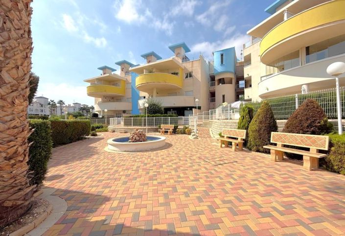 Image No.21-2 Bed Property for sale