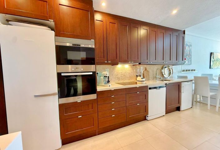 Image No.7-2 Bed Property for sale