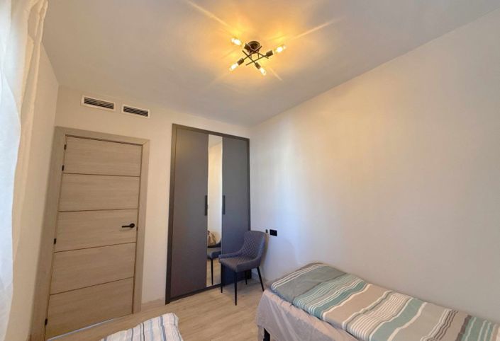 Image No.15-2 Bed Property for sale
