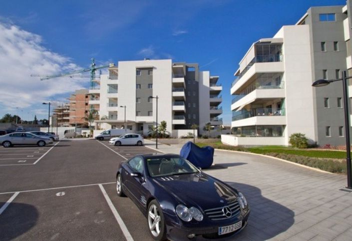 Image No.17-2 Bed Property for sale