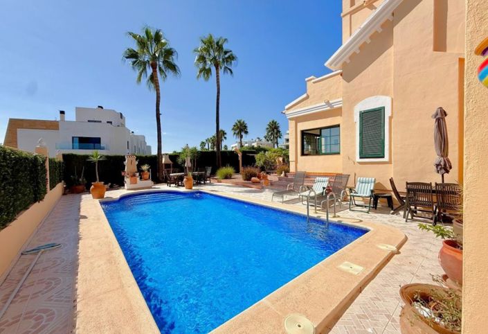Image No.3-6 Bed Villa for sale