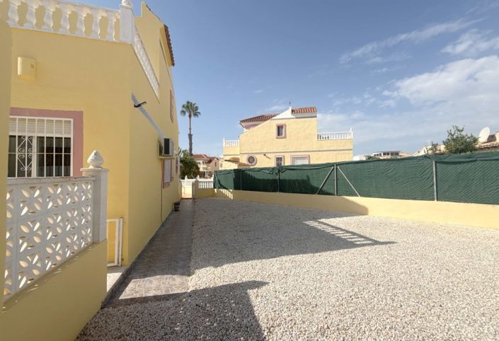 Image No.12-3 Bed Townhouse for sale