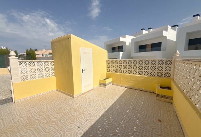 Image No.17-3 Bed Townhouse for sale