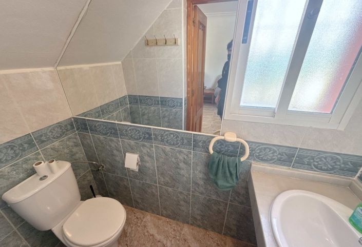 Image No.18-3 Bed Townhouse for sale