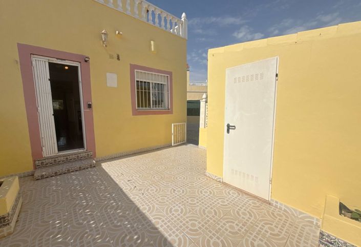 Image No.21-3 Bed Townhouse for sale