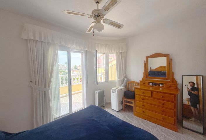 Image No.24-3 Bed Townhouse for sale