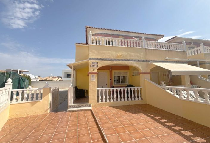 Image No.30-3 Bed Townhouse for sale