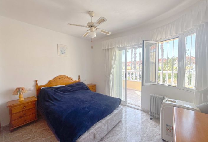 Image No.9-3 Bed Townhouse for sale