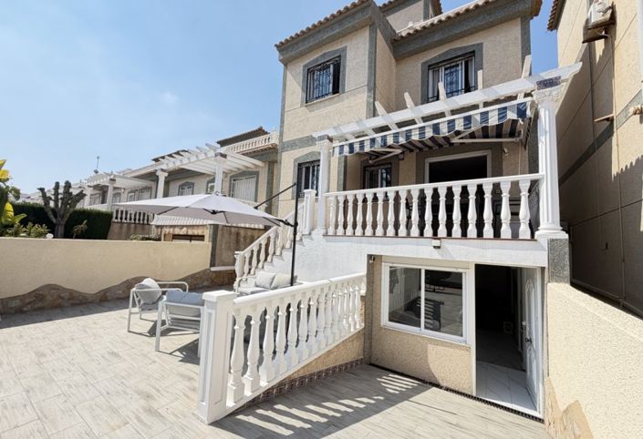 Image No.2-5 Bed Villa for sale