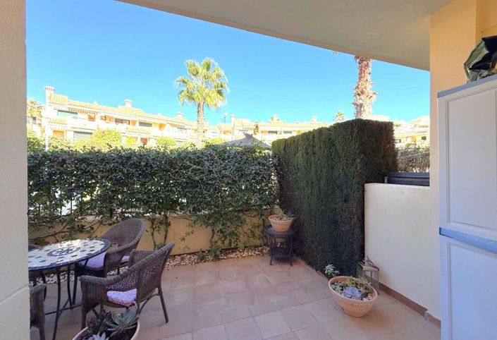 Image No.8-2 Bed Townhouse for sale