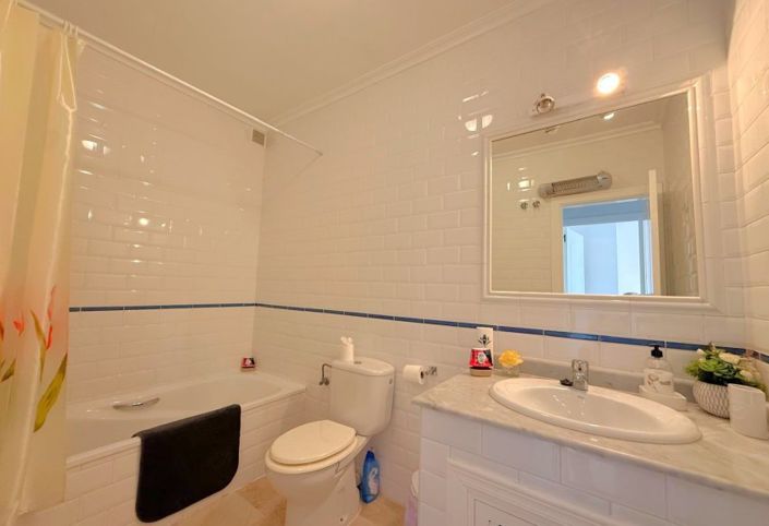 Image No.13-3 Bed Townhouse for sale