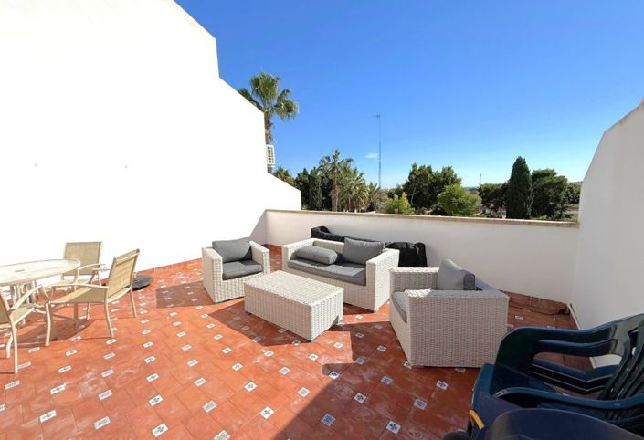 Image No.16-3 Bed Townhouse for sale