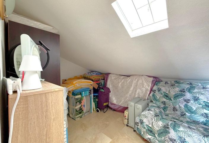 Image No.19-3 Bed Townhouse for sale