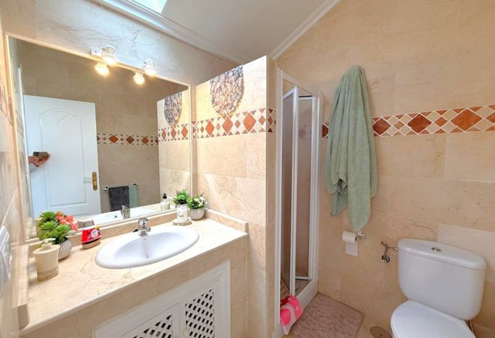 Image No.20-3 Bed Townhouse for sale