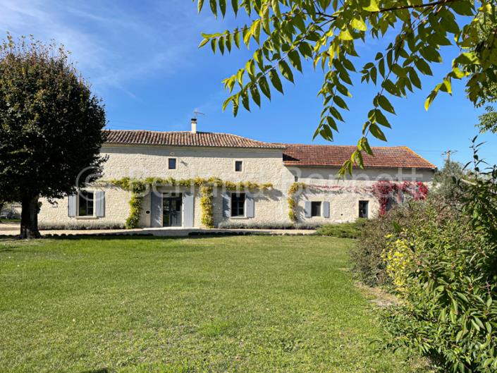 Image No.2-4 Bed House for sale