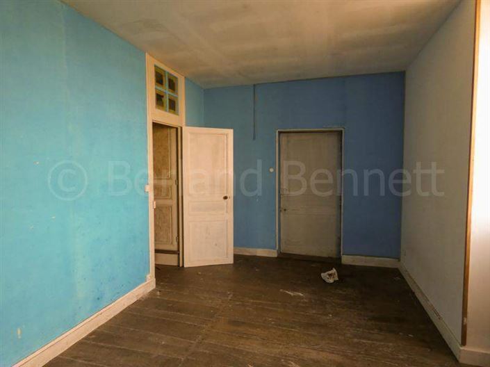 Image No.12-8 Bed House for sale