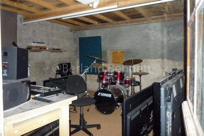 Image No.17-3 Bed House for sale