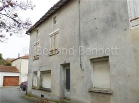 Image No.0-Maison de 4 chambres à vendre à Chef-Boutonne