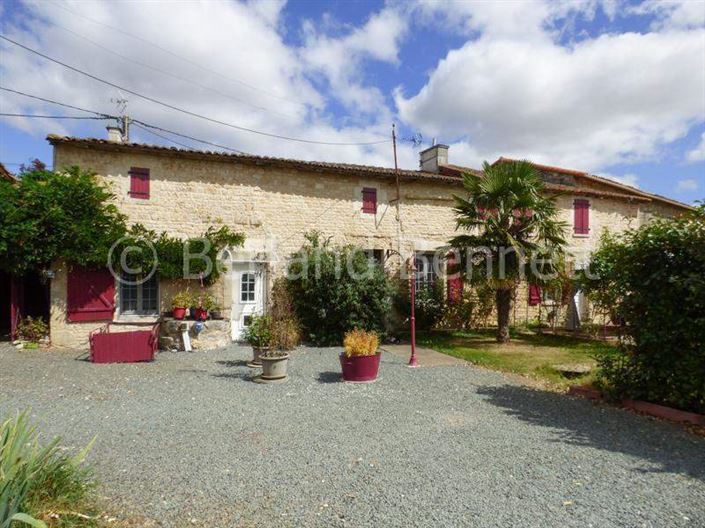 Image No.1-Maison de 5 chambres à vendre à Chef-Boutonne
