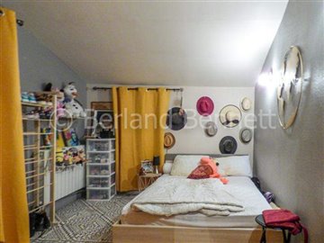 53283174-fb4b-f405-fd50-591d5ca4a66c