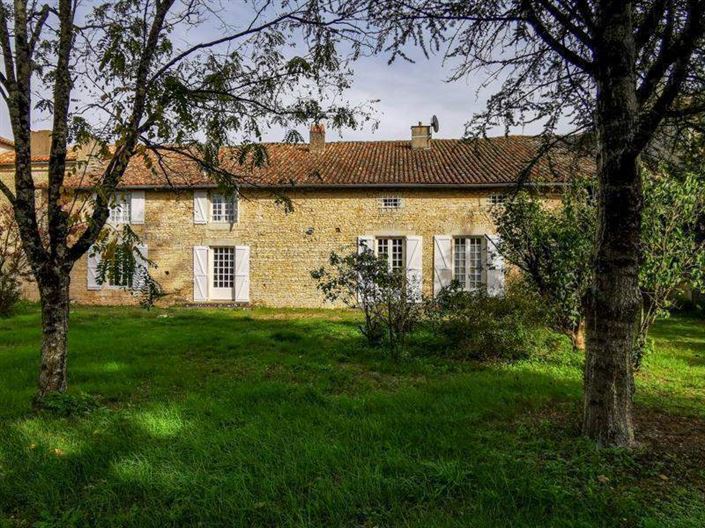 Image No.1-Maison de 3 chambres à vendre à Sauzé-Vaussais