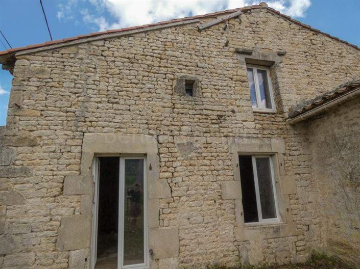 Image No.1-Maison à vendre à Sauzé-Vaussais
