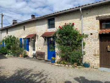 1 - Chef-Boutonne, House