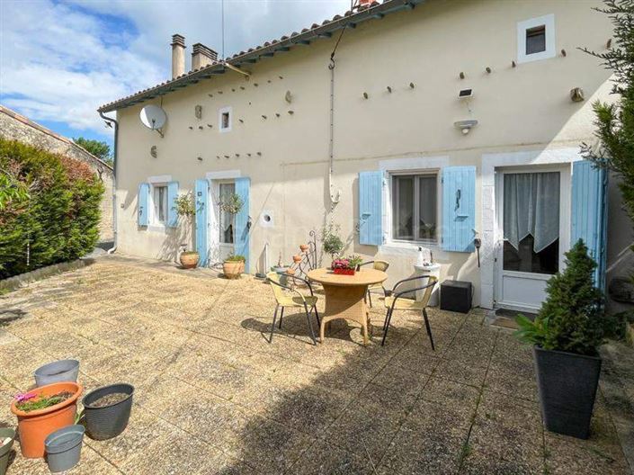 Image No.1-Maison de 3 chambres à vendre à Chef-Boutonne