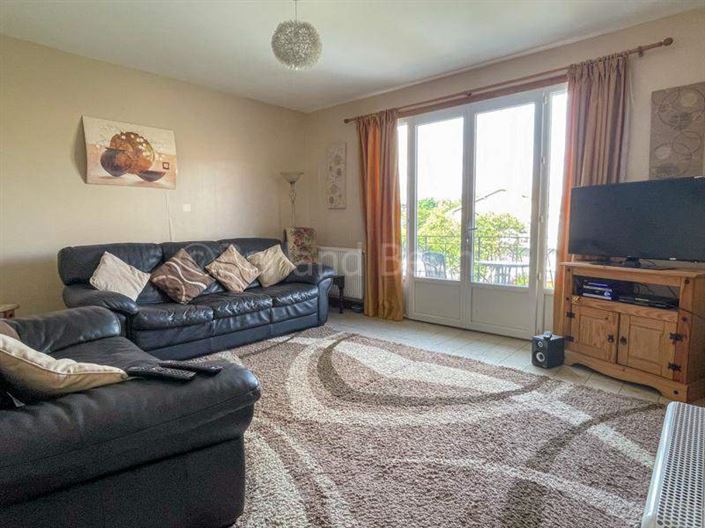 Image No.10-3 Bed House for sale