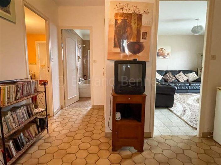 Image No.8-3 Bed House for sale