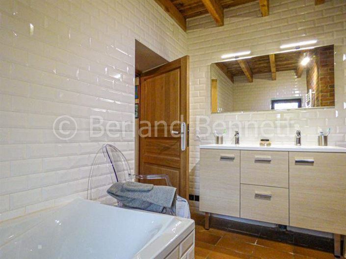 Image No.12-6 Bed House for sale