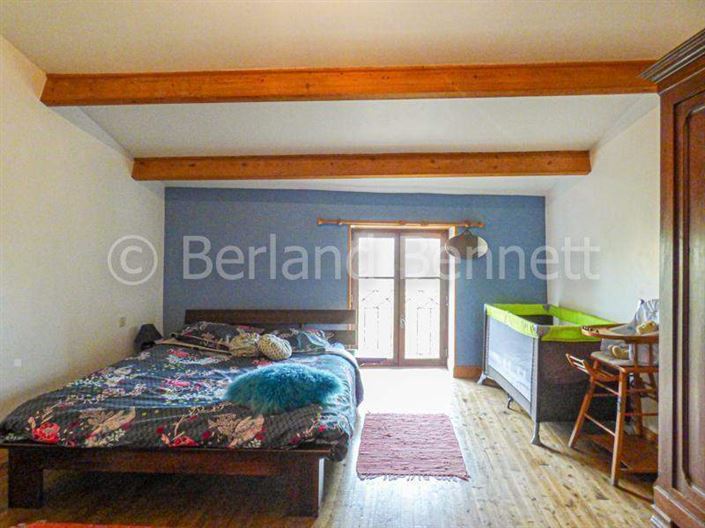 Image No.17-6 Bed House for sale