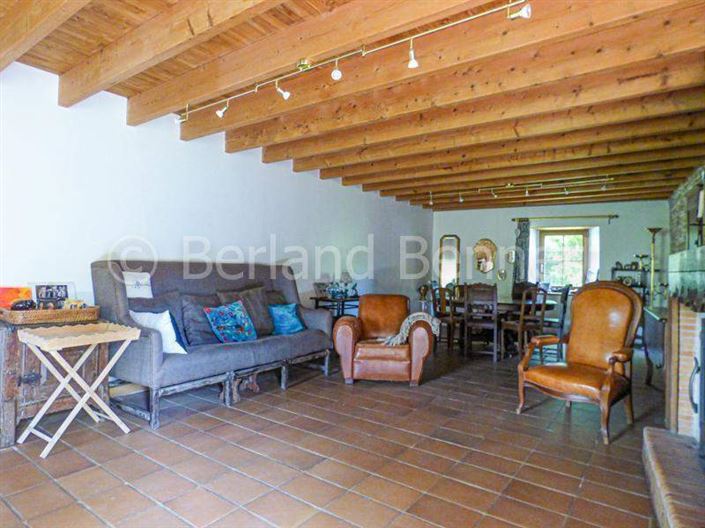 Image No.6-6 Bed House for sale