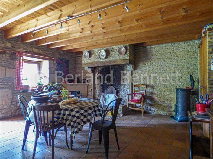 Image No.8-6 Bed House for sale