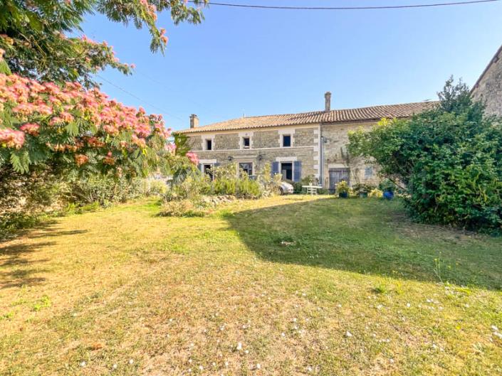 Image No.21-3 Bed House for sale