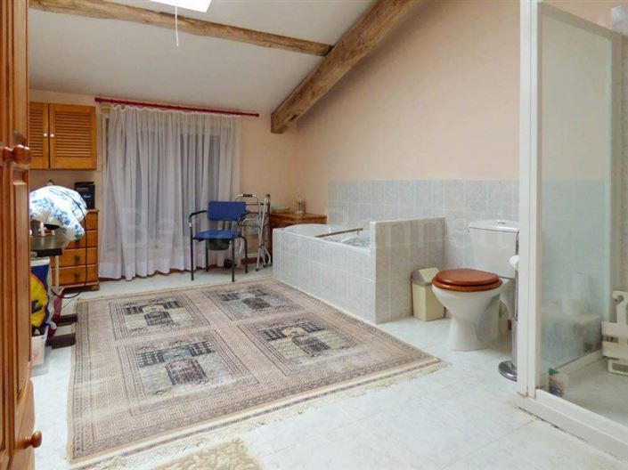 Image No.10-4 Bed House for sale