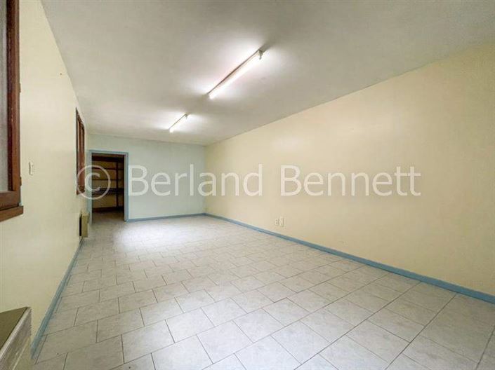 Image No.15-3 Bed House for sale