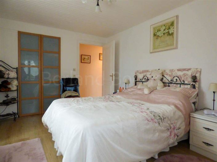 Image No.11-3 Bed House for sale