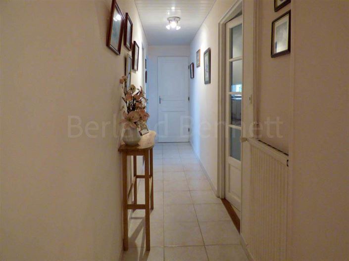 Image No.10-3 Bed House for sale