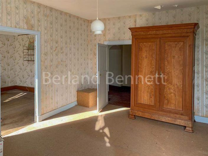 Image No.10-4 Bed House for sale