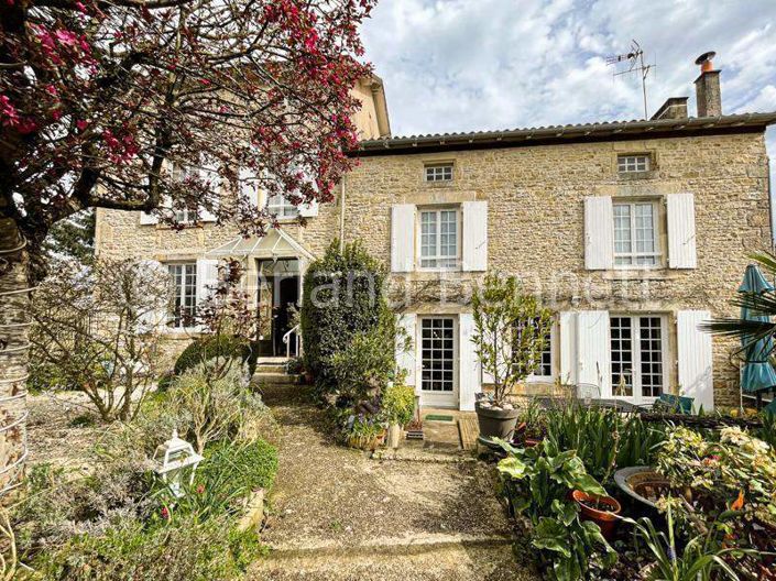 Image No.1-Maison de 4 chambres à vendre à Civray