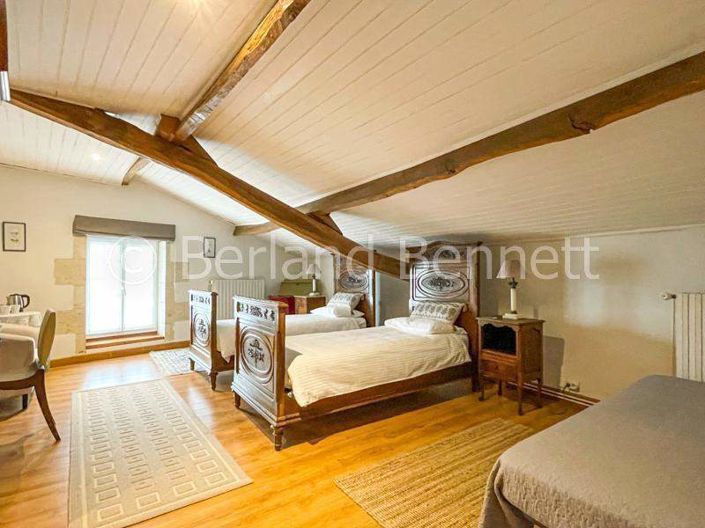 Image No.18-4 Bed House for sale