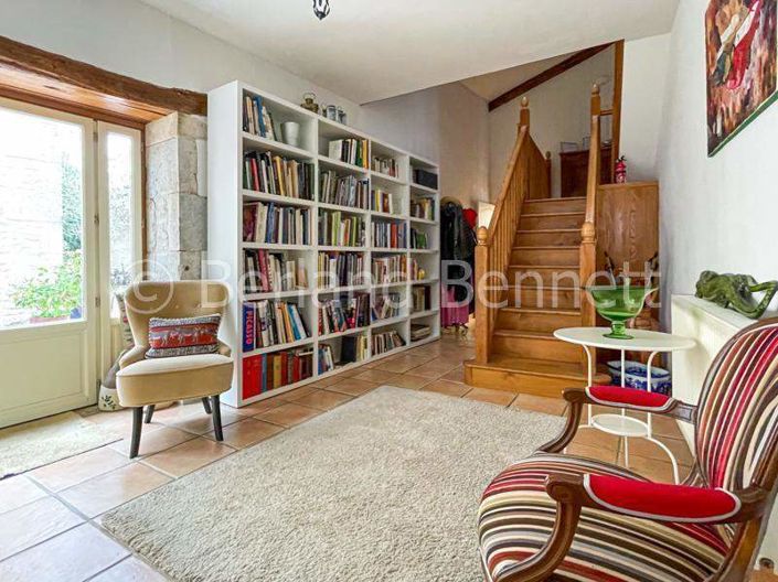 Image No.8-4 Bed House for sale