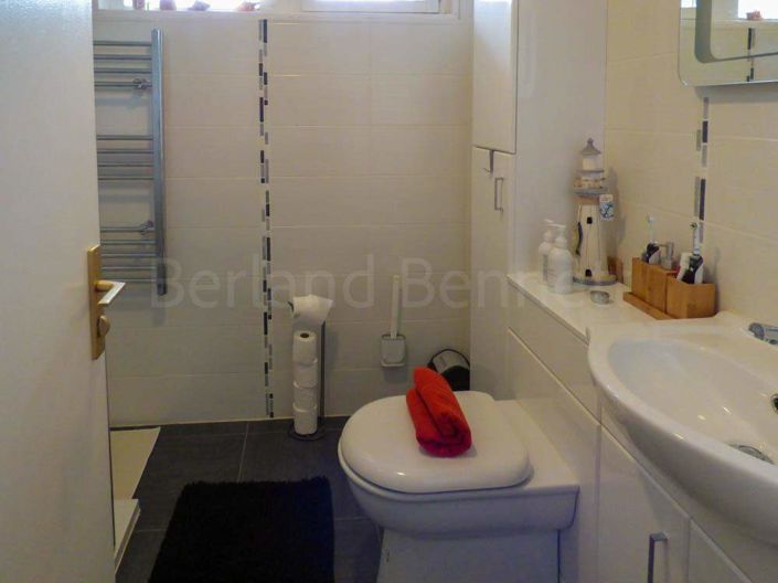 Image No.11-2 Bed House for sale