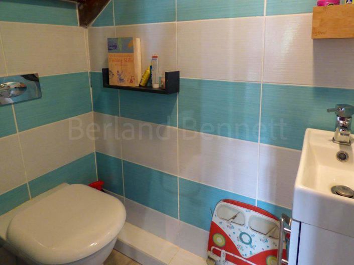 Image No.6-2 Bed House for sale