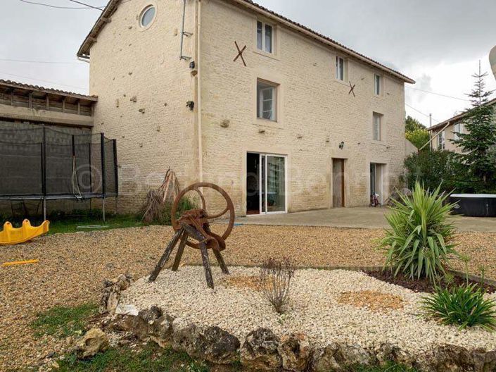 Image No.1-Maison de 3 chambres à vendre à Sauzé-Vaussais
